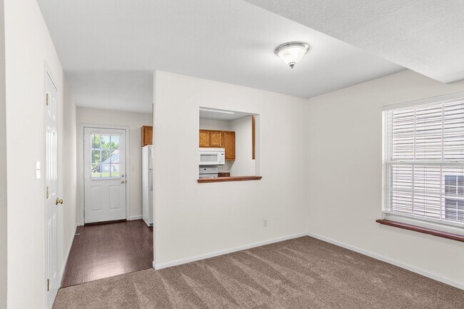 Building Photo - 2500-2502 Northampton Dr.