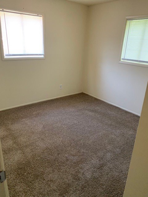 Building Photo - Unique 4 bedroom home available NOW