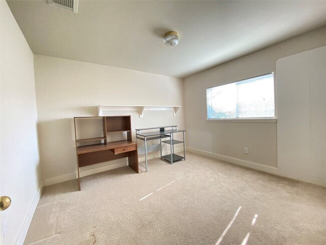 Building Photo - 5843 Sonoma Ridge