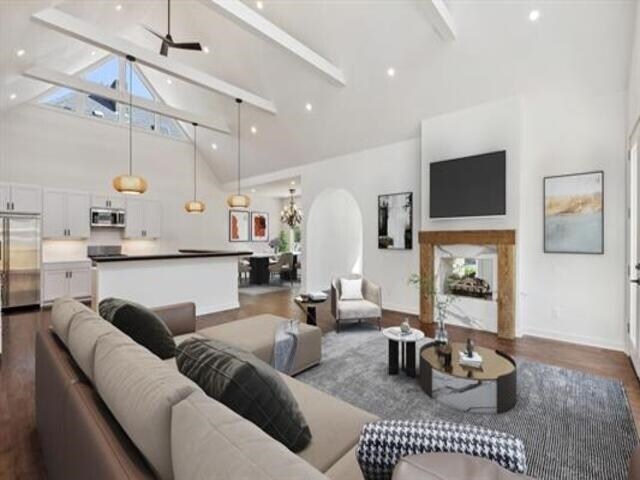 Building Photo - 2060 Carr Ave