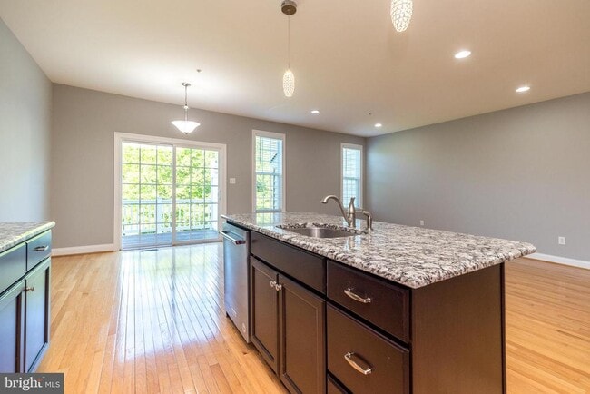 Building Photo - 3216 Brookside Dr