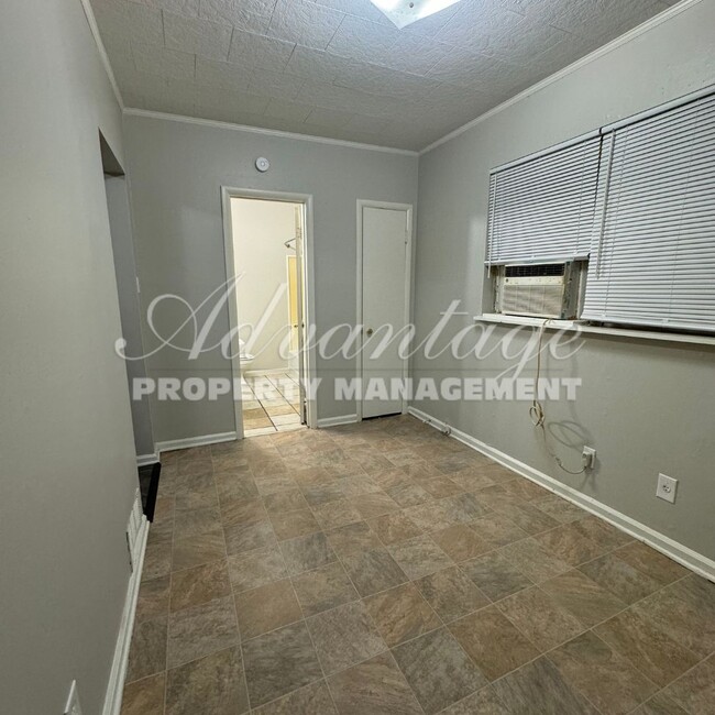 Building Photo - Newly Renovated  Home - 1/2 OFF THE 1ST MO...