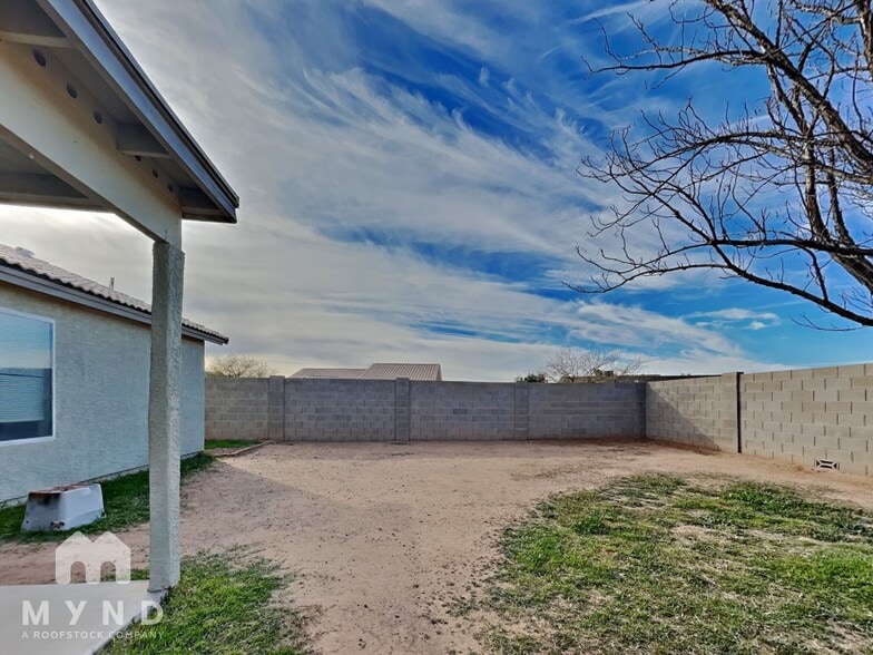 Building Photo - 14672 S Redondo Rd