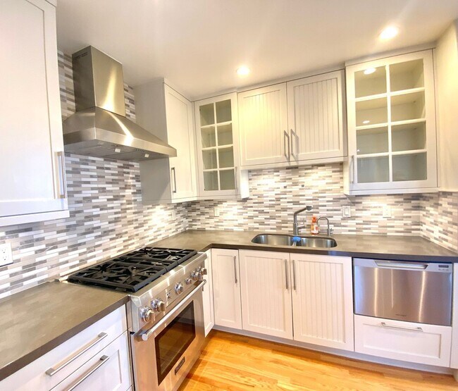 Building Photo - 1035 Orilla Del Mar Dr