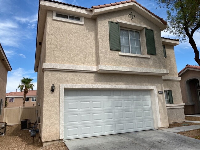 Building Photo - This is where comfort and style meet - This spacious 3-Bedroom, 2.5 bath home is waiting to be ca...