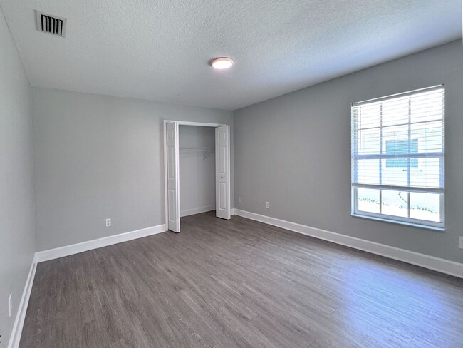 Building Photo - Freshly Renovated Three Bedroom Home Ready...