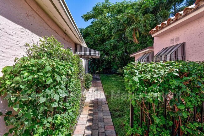 Building Photo - 194 Almeria Rd