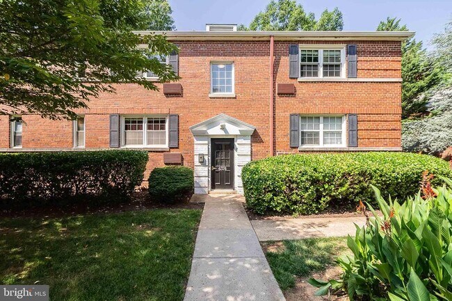Building Photo - 4374 N Pershing Dr