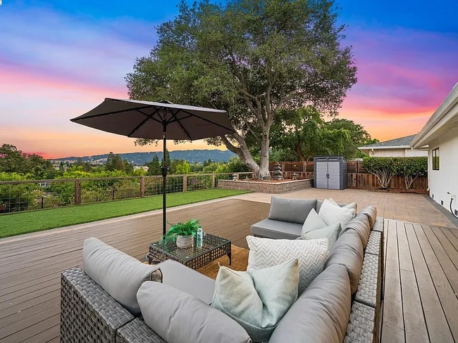 Building Photo - 627 E Angela St