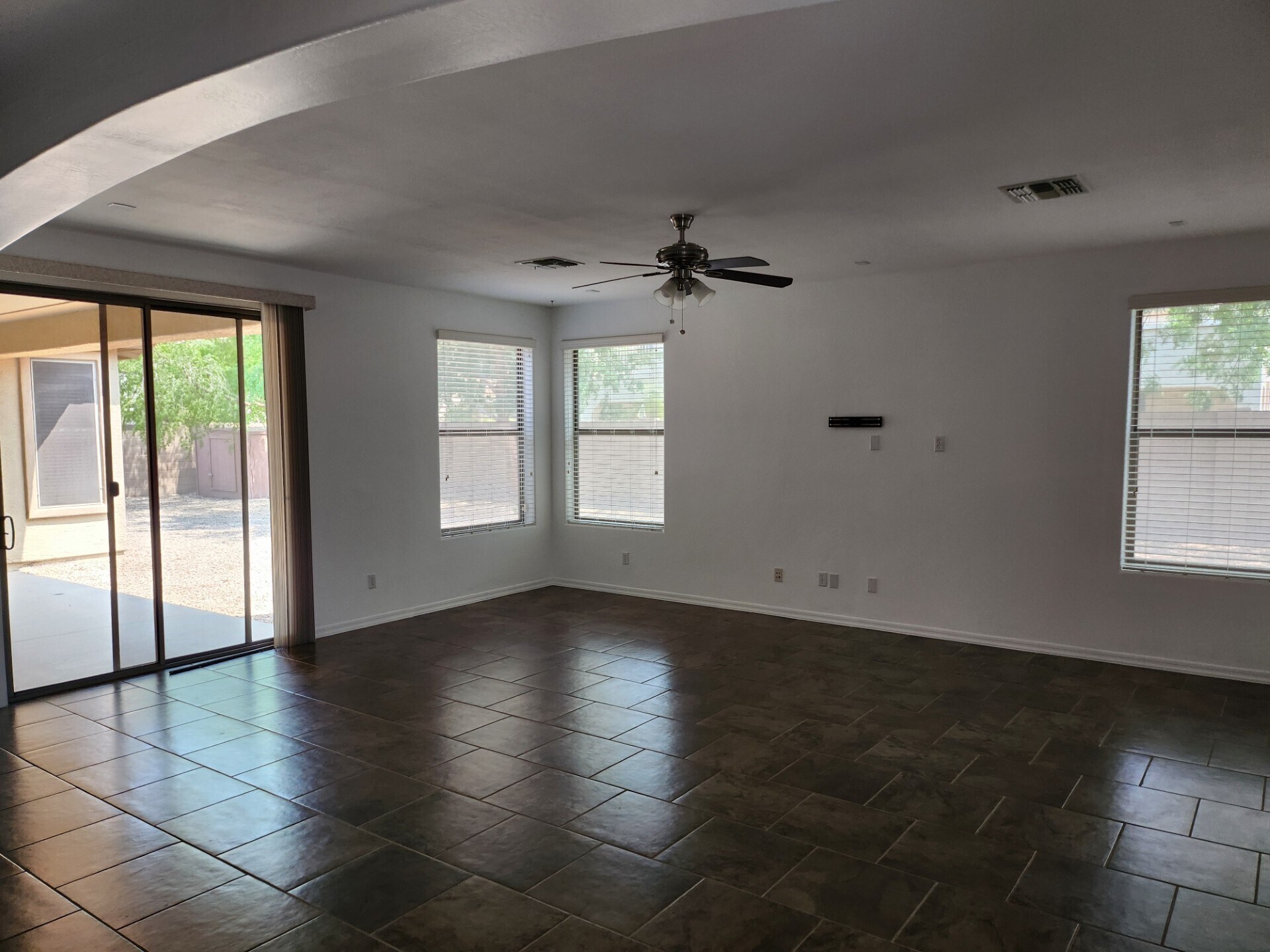 Building Photo - 5225 W Siesta Way