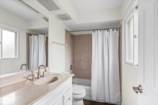 Building Photo - 6543 S Stough St