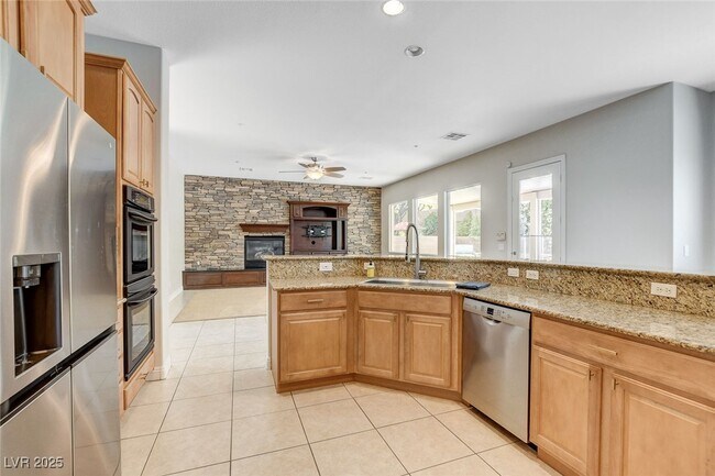 Building Photo - 2411 Winter Cliffs St