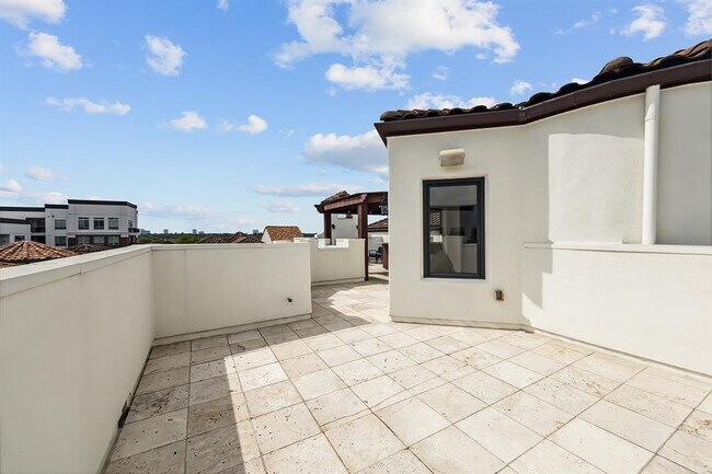 Building Photo - 110 Calle Catalina Pl
