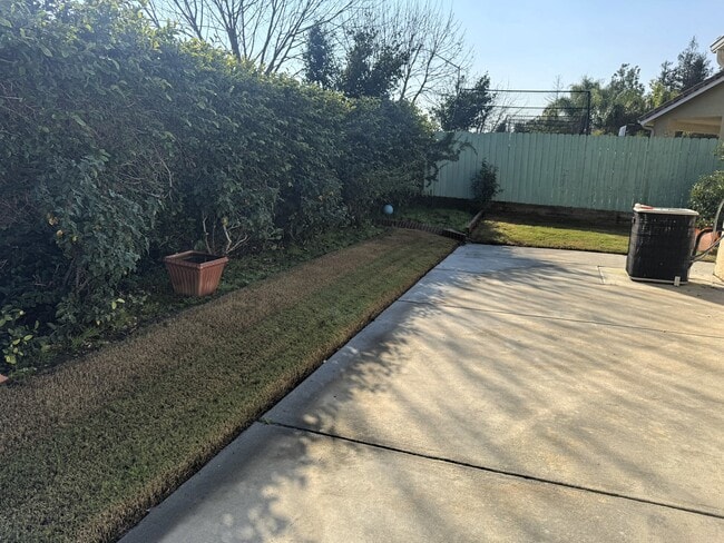 Building Photo - 10824 N Bunker Hill Dr