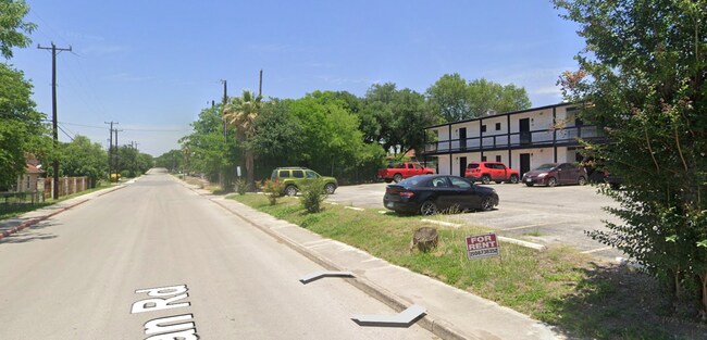 Building Photo - Fantastic price for this upstairs 1 bedroom apartment in Balcones Heights