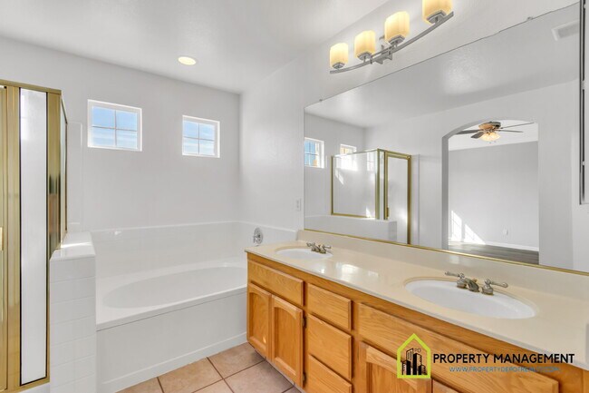 Building Photo - 5-Bedroom Residence Ready for Immediate Move-In