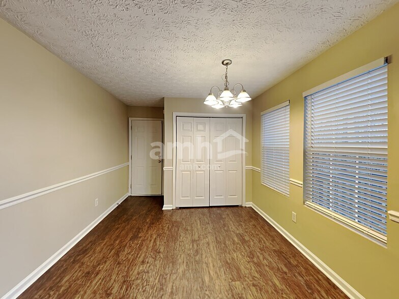 Building Photo - 1137 Baileys Ct