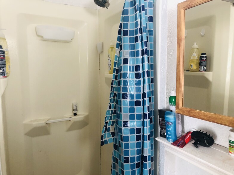 Shower - 1926 E 123rd St
