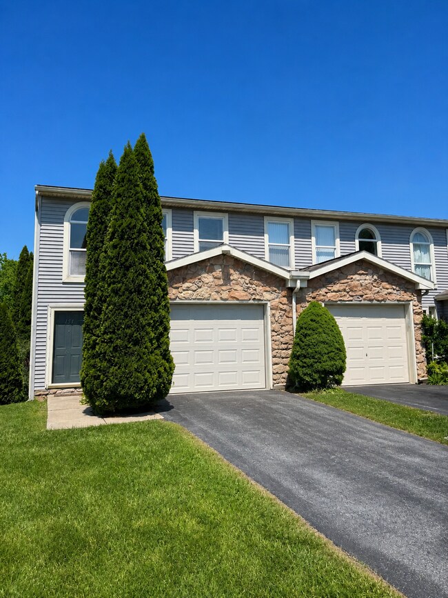 Building Photo - Beautiful 3-Bedroom Home in Penn Manor School District - Finished basement!