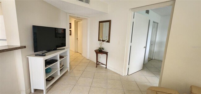 Building Photo - 1515 Pinellas Bayway S