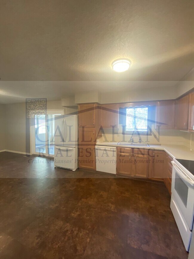 Building Photo - 303 S Longfield Ave