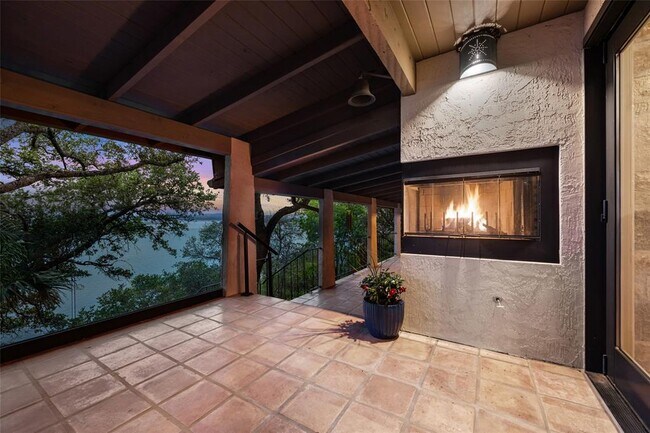 Building Photo - 15911 Booth Cir