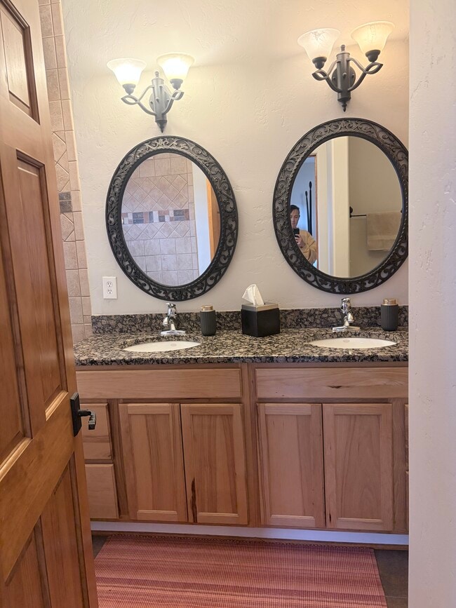 Building Photo - 009