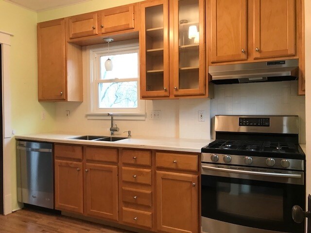 Building Photo - 423 Melrose Ct