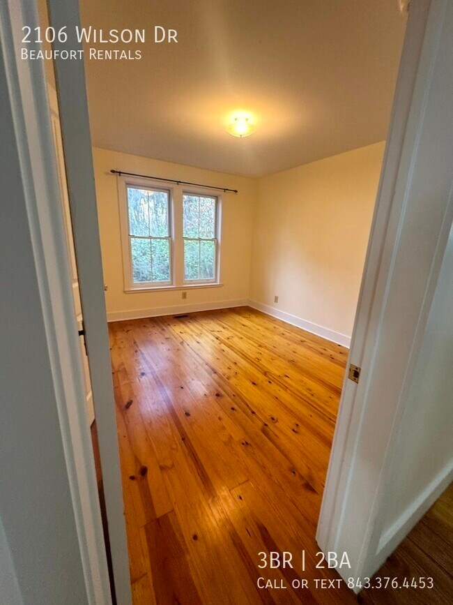 Building Photo - 2106 Wilson Dr