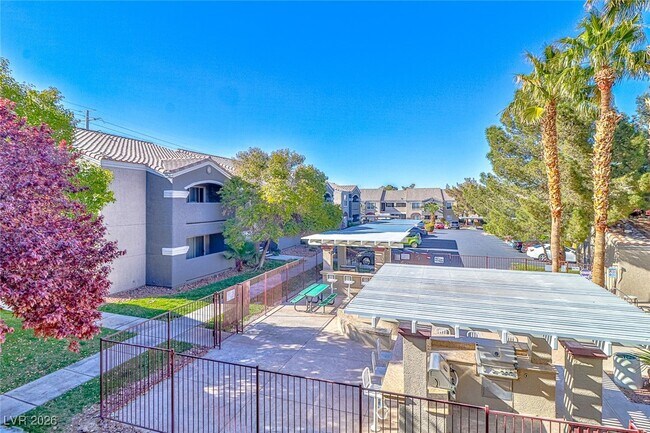 Building Photo - 5055 W Hacienda Ave