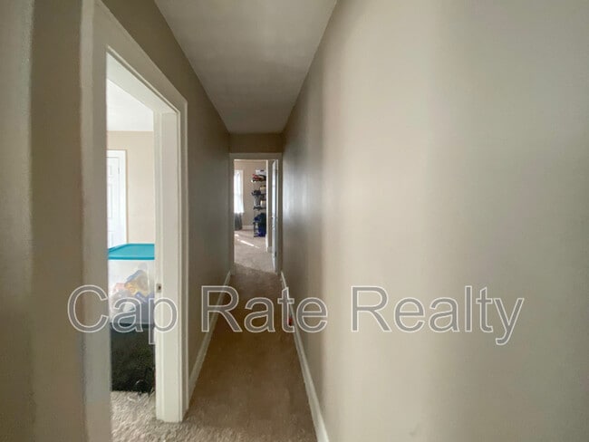 Building Photo - 616 S Ogden Ave