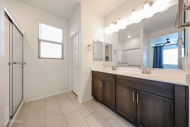 Building Photo - 14651 W Valentine St