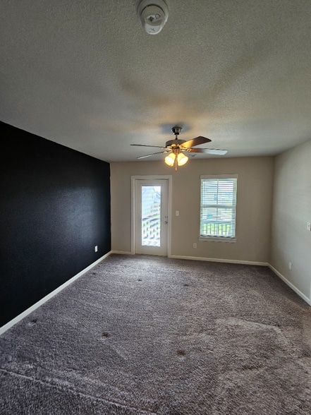 Building Photo - 1735 W Whitney Ln