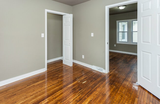 Building Photo - Cozy 3 Bedroom 1 Bathroom- Located near bl...