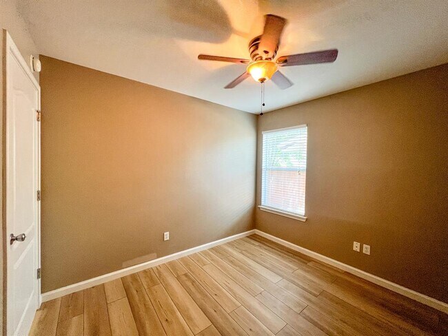 Building Photo - 298 Jack Rabbit Ln