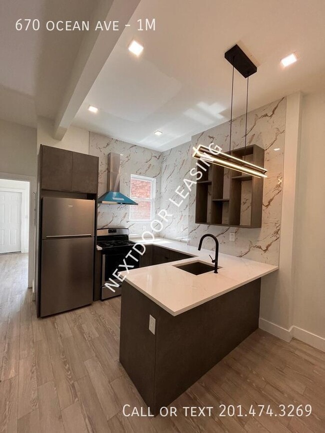 Primary Photo - 670 Ocean Ave