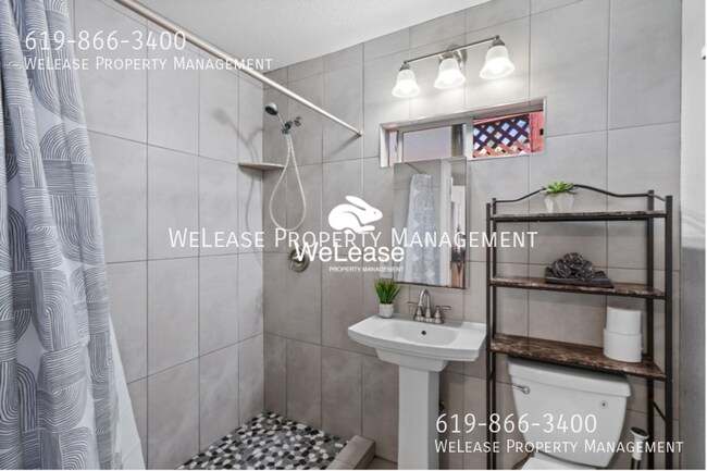 Building Photo - 4833 Lantana Dr