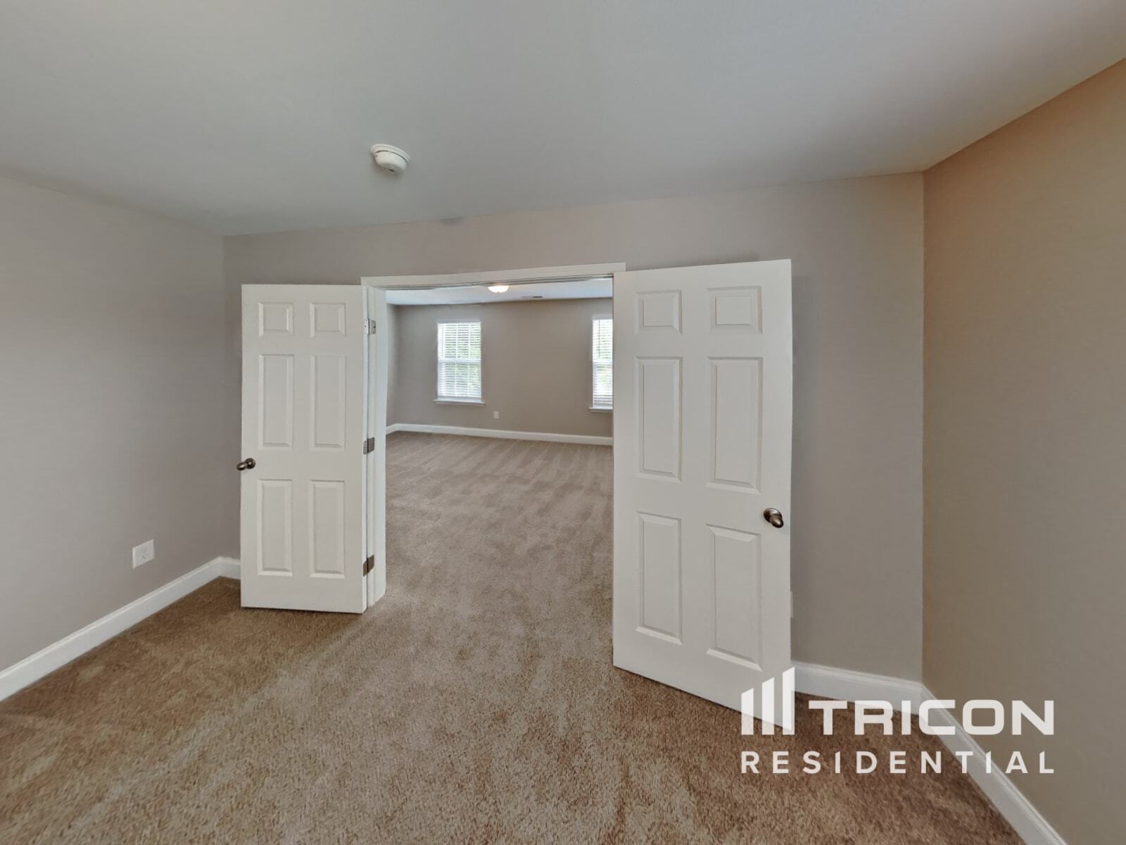 Building Photo - 135 Claystone Dr