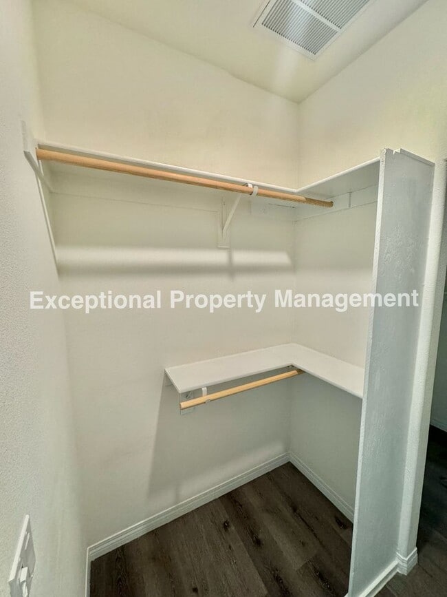 Building Photo - 1 bed 1 bath ADU
