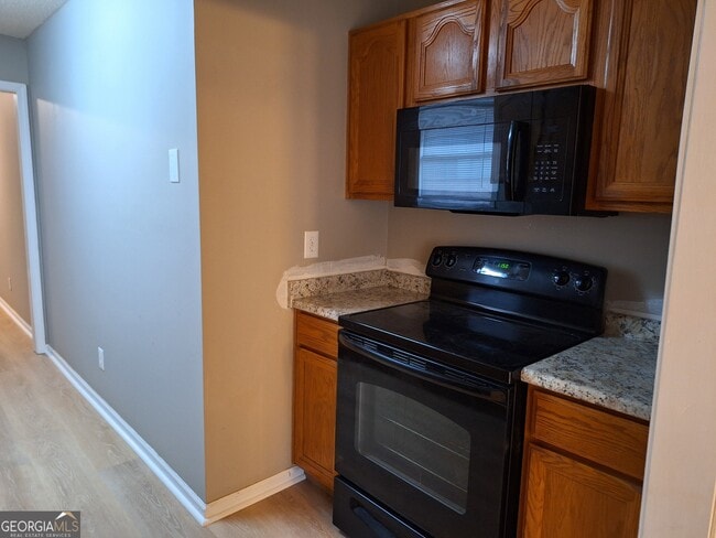 Building Photo - 41 Sandstone Ln