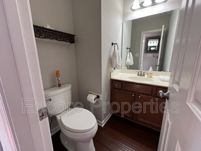 Building Photo - 4504 Bay Point Dr