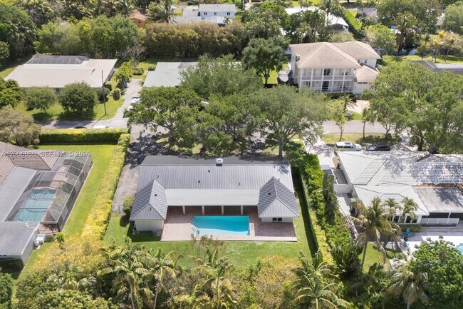 Building Photo - 13050 SW 71st Ave