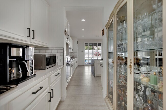 Building Photo - 10336 Early Morning Ave