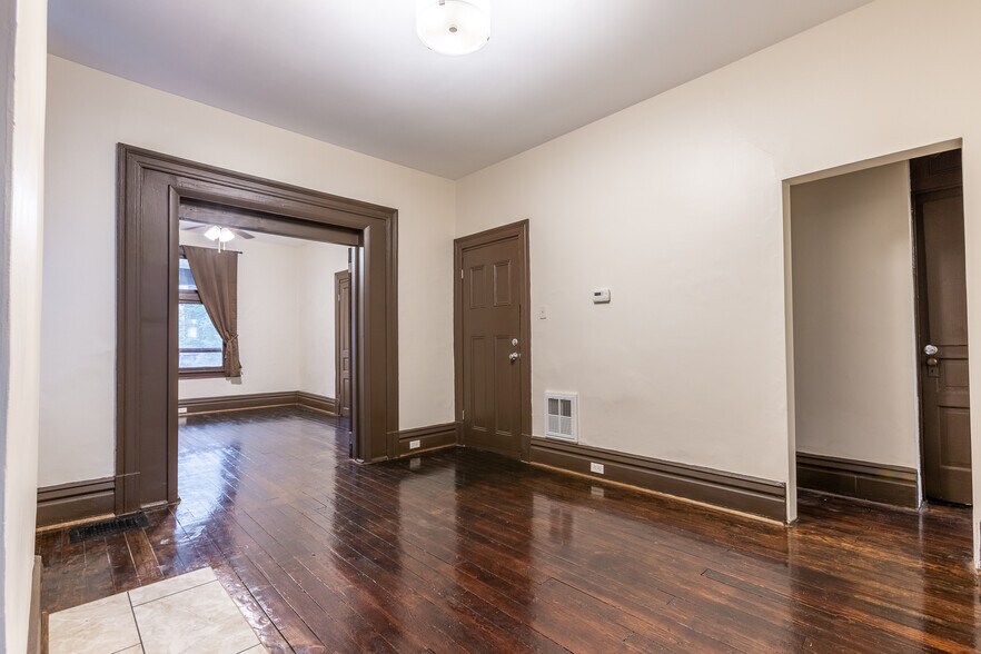 Building Photo - 1013 Ross Ave