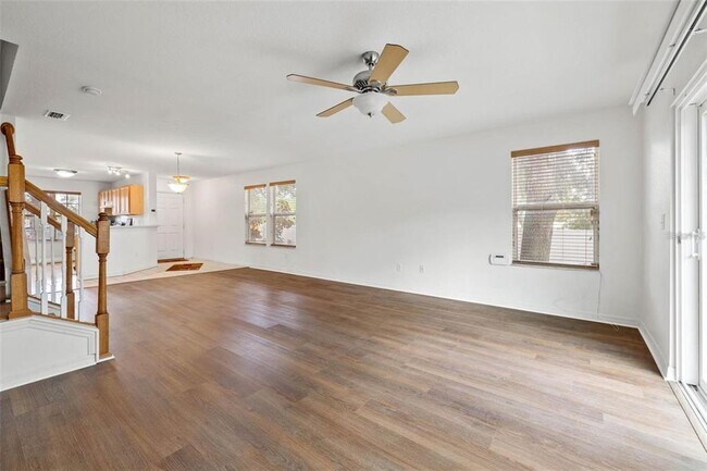 Building Photo - 2565 Harn Blvd