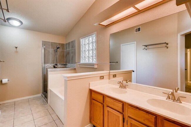Building Photo - 4504 Velasco Pl