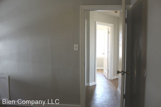 Building Photo - 3 br, 1 bath House - 912 Hickory Hills Dr.