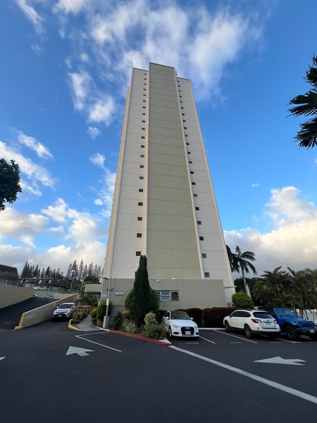 Building Photo - Beautiful 1/1/1 with Sunset Views