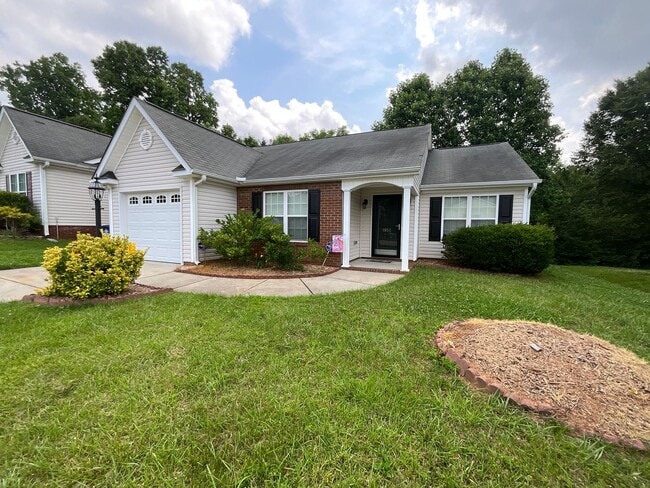Primary Photo - Charming One level 3/2 Home in Oakhurst in...