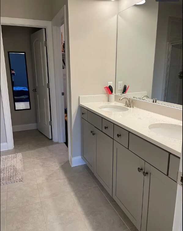 Building Photo - "Charming 3-Bedroom Retreat with 2 Baths and 1944 Sq. Ft. and fenced yard